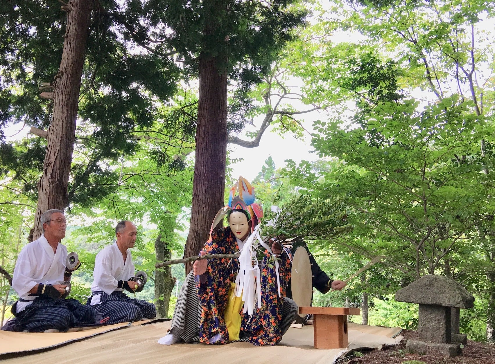 会期の無事を祈る南部神楽