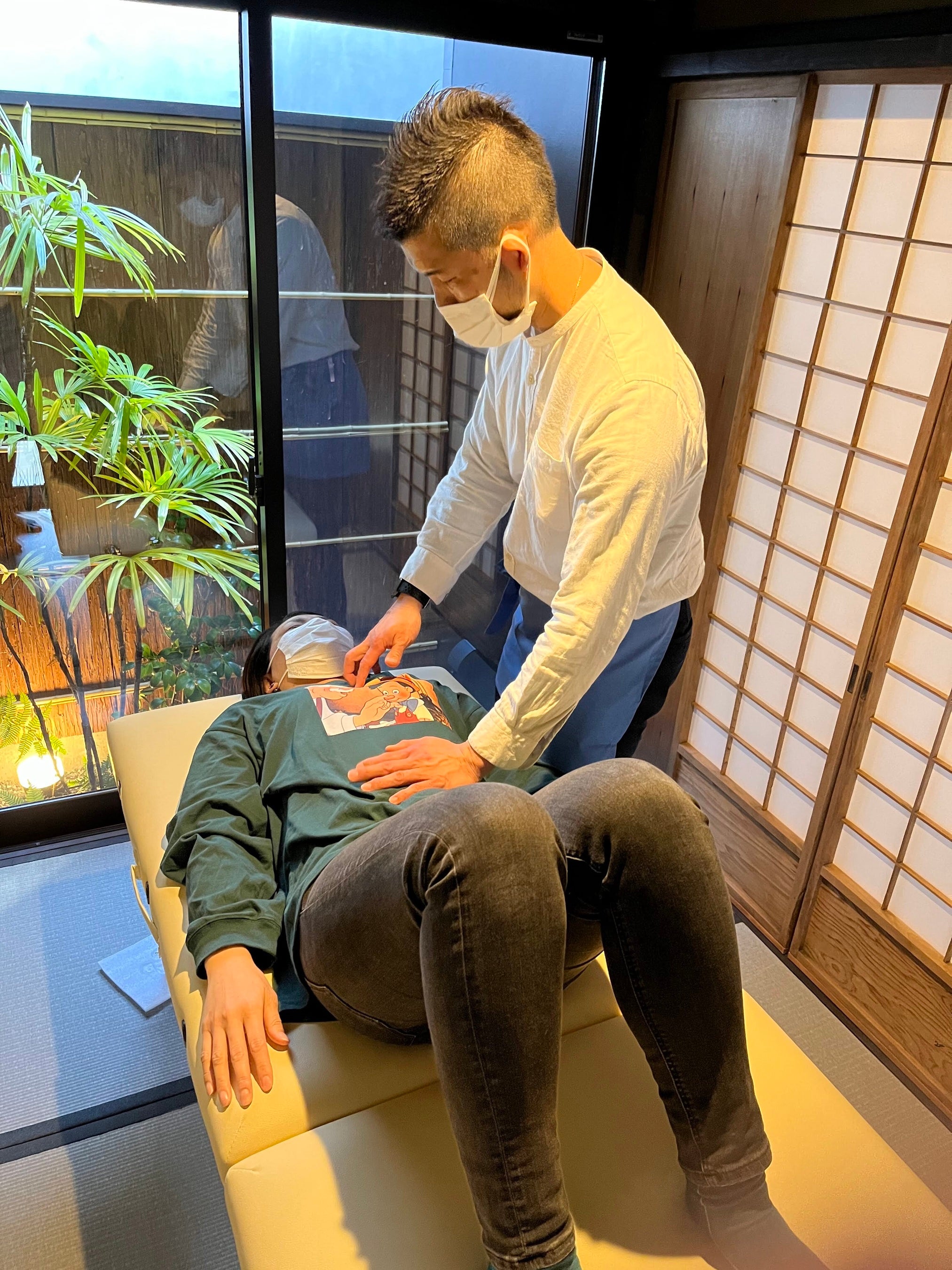 築100年以上の京町屋で行われる呼吸ケアセッション