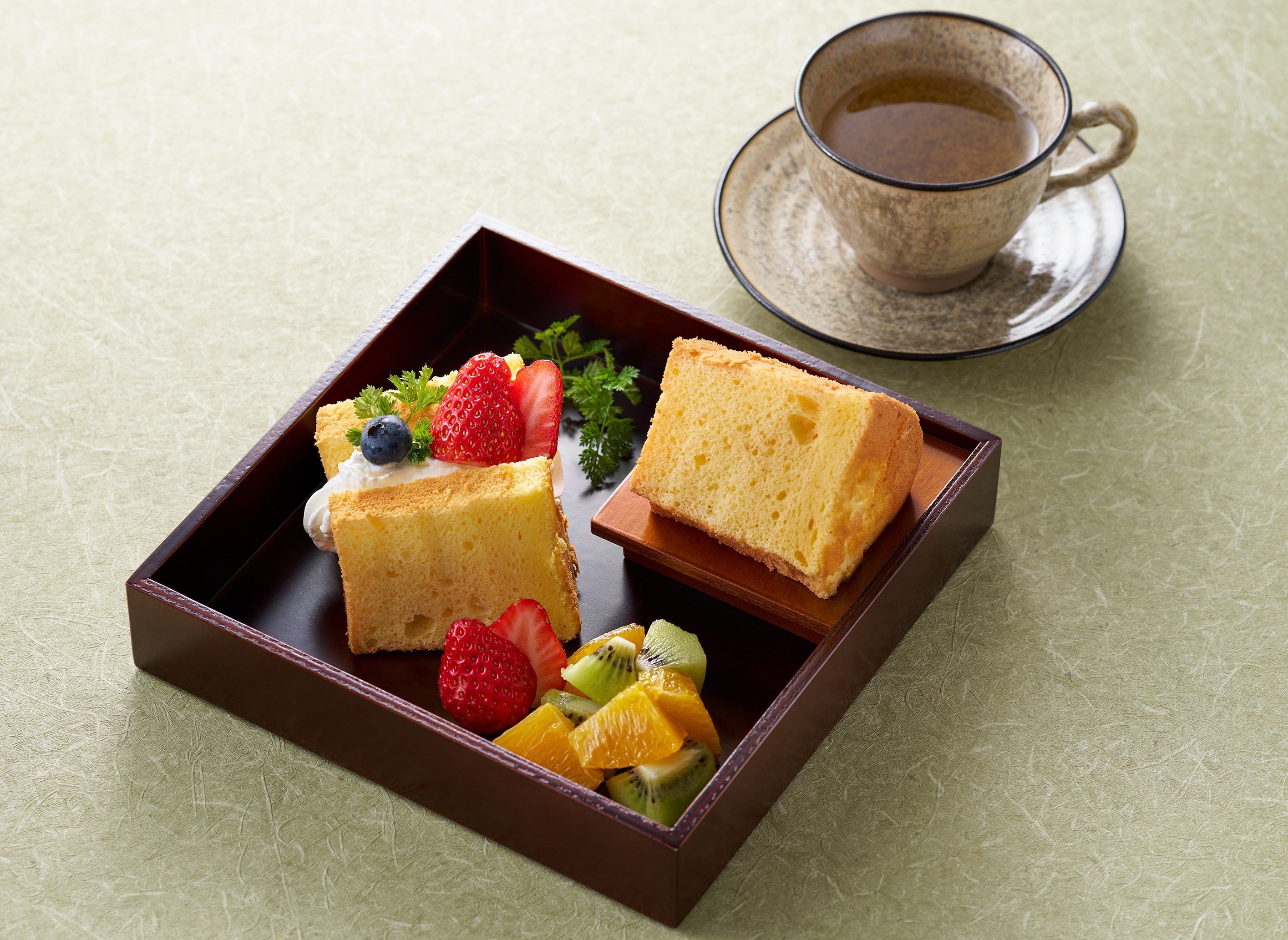 米粉のふんわりシフォンケーキ（富士山紅茶付き）