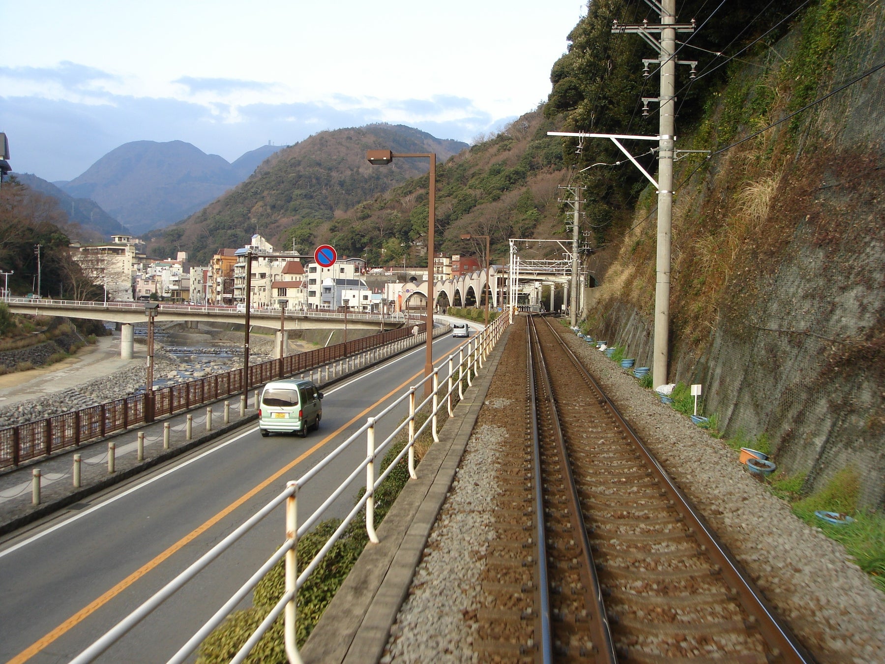 三線軌道(入生田車庫-箱根湯本)