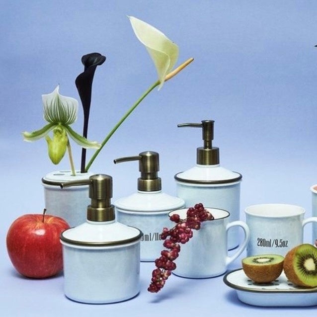 繰り返し使えるMUDDYのディスペンサー