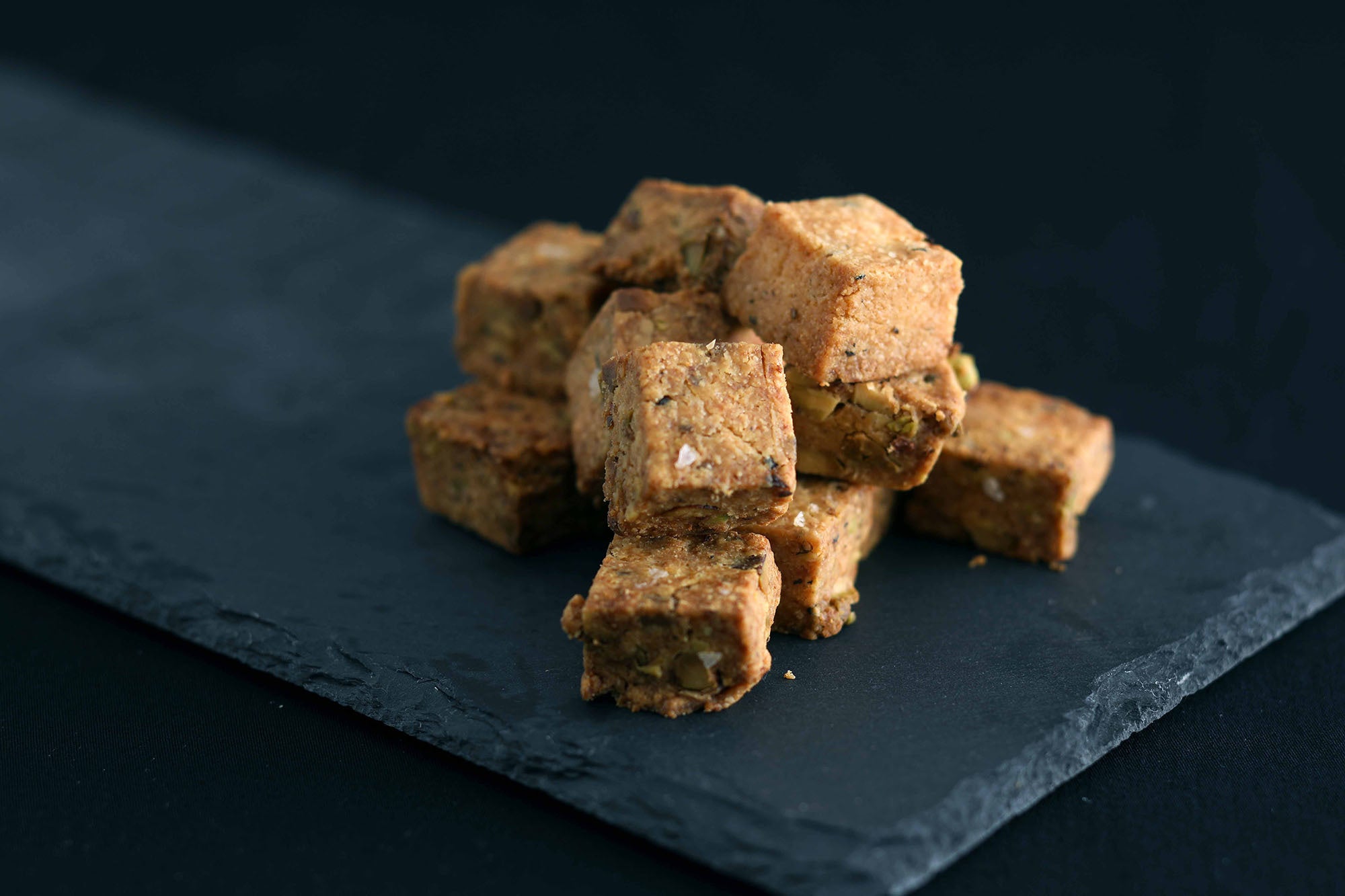 チーズと胡椒のサブレ（クミン／ピスタチオ）