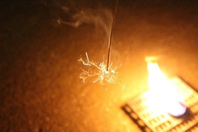 花火の火付け用に