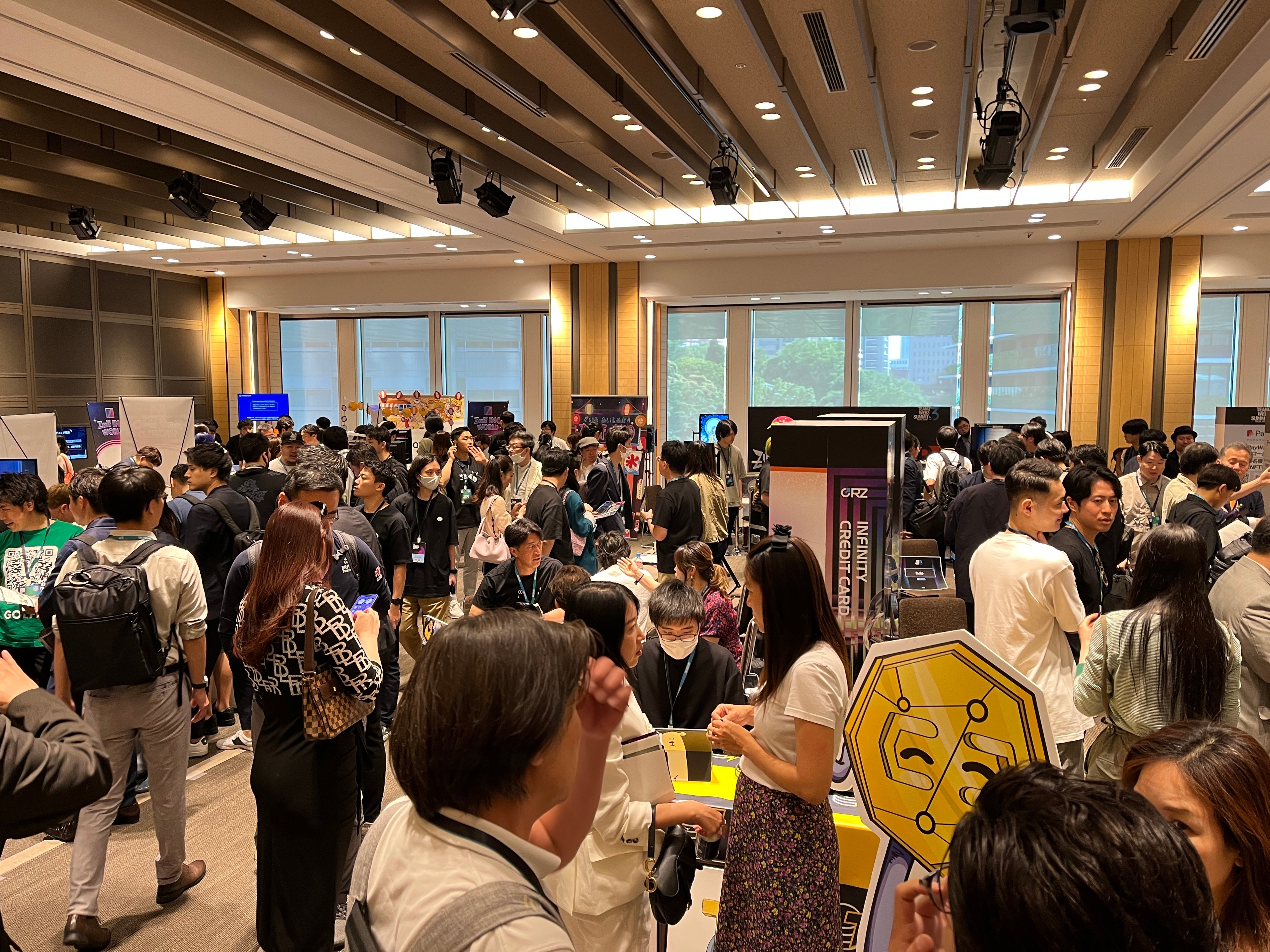 多くの人で賑わった出展ブース