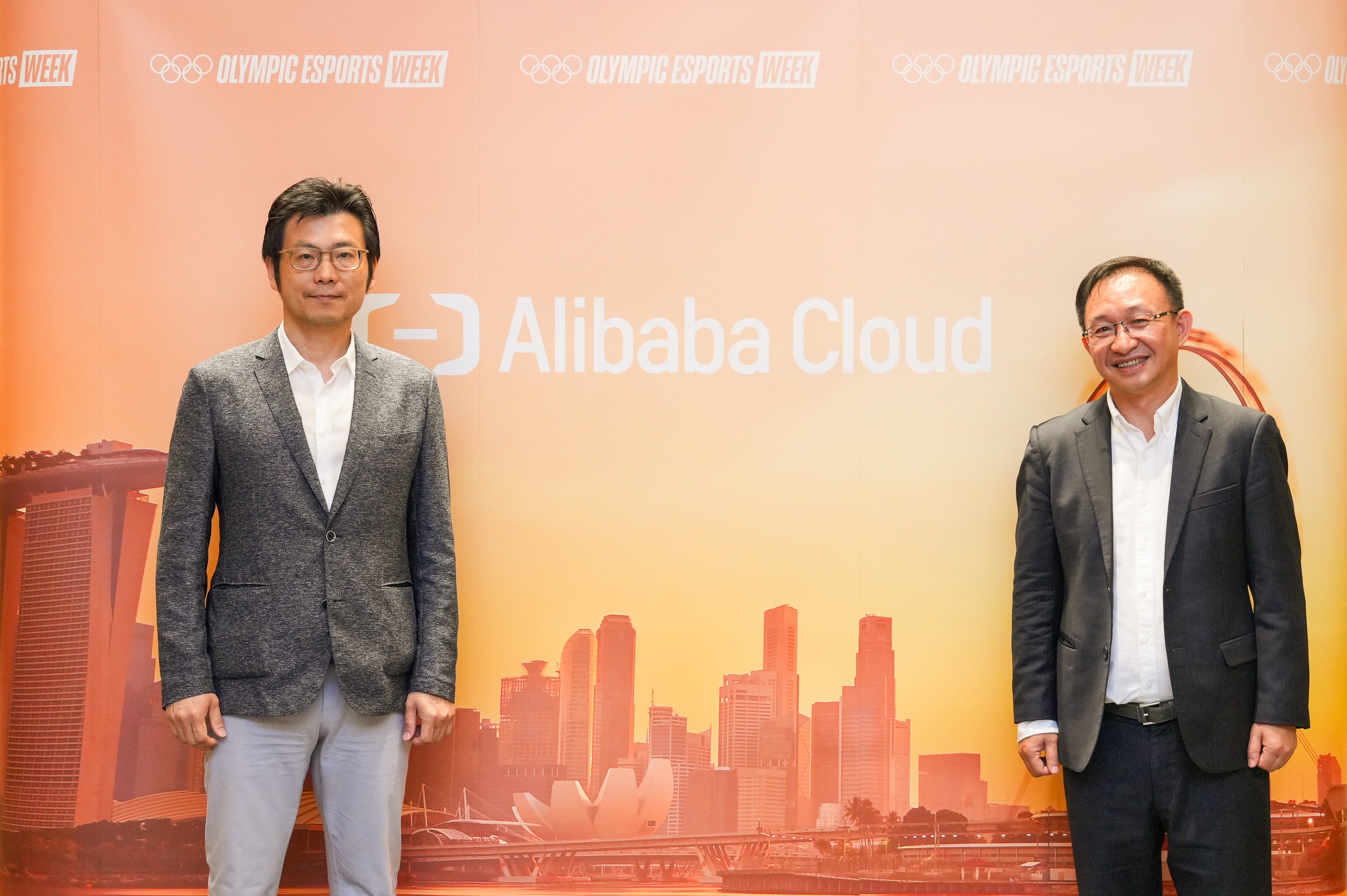 (left to right) Chris Tung, President of Corporate Development, Alibaba Holding Group ; William Xiong, VP of Alibaba Cloud