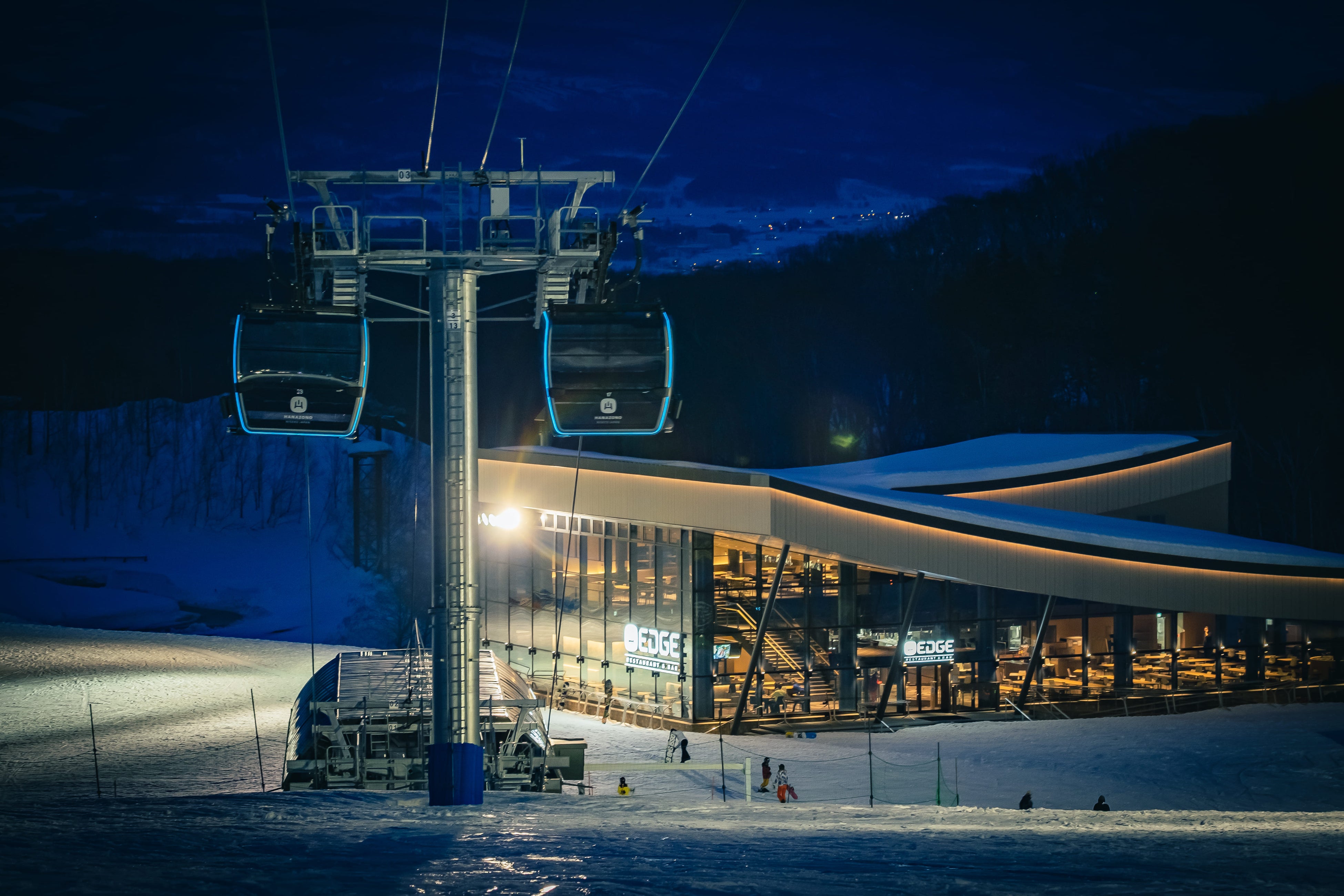 HANAZONO EDGEレストランとゴンドラ