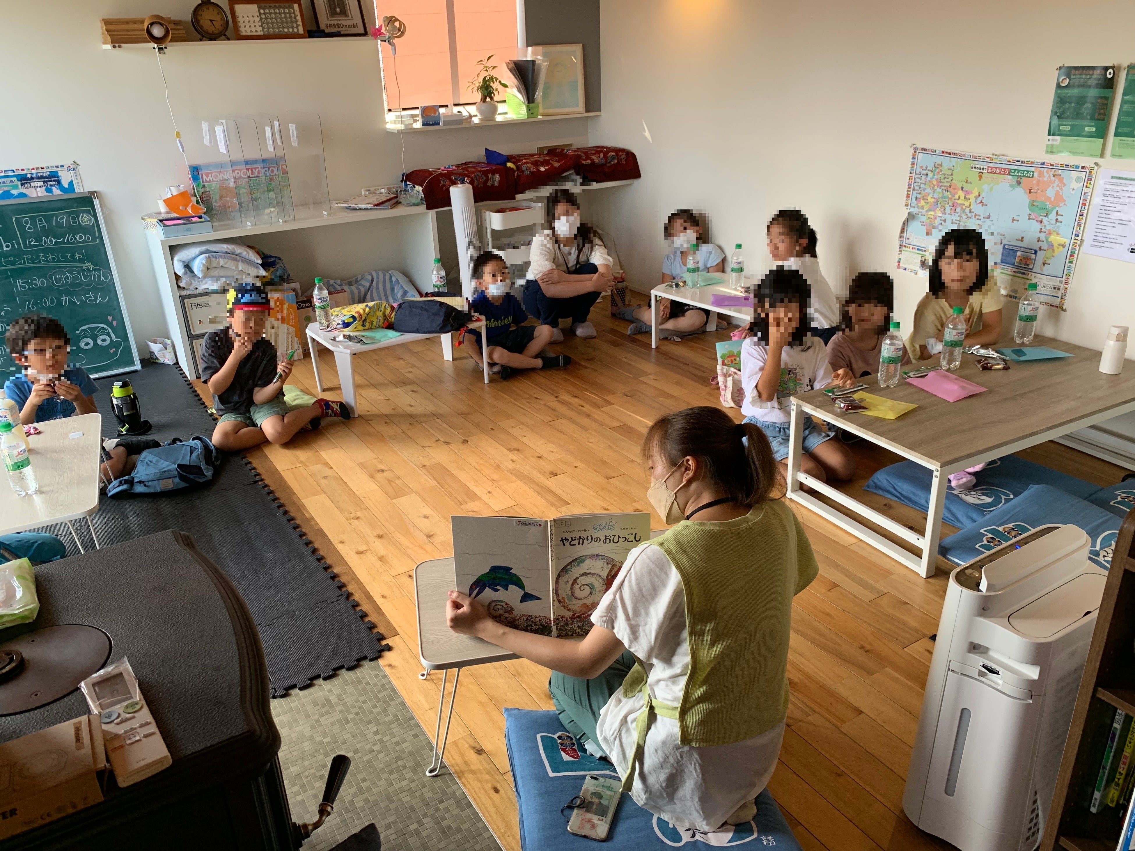 食事提供以外にも広がる活動：絵本の読み聞かせの例