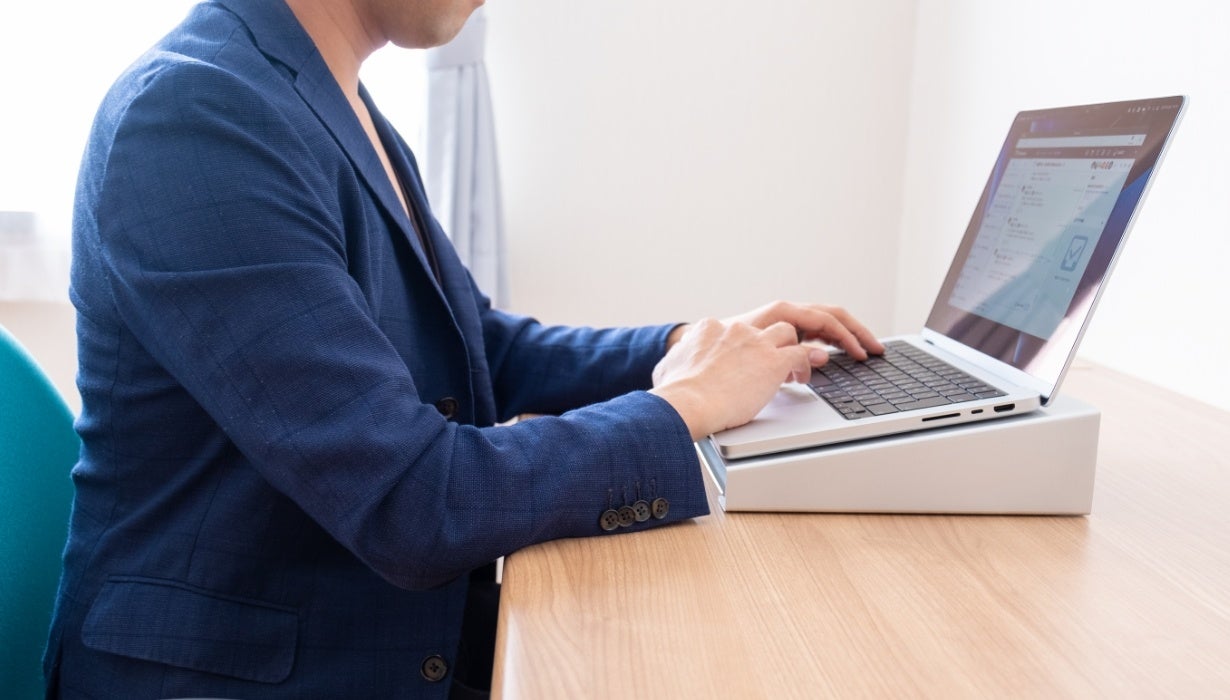 作業しやすい最適な角度に設計