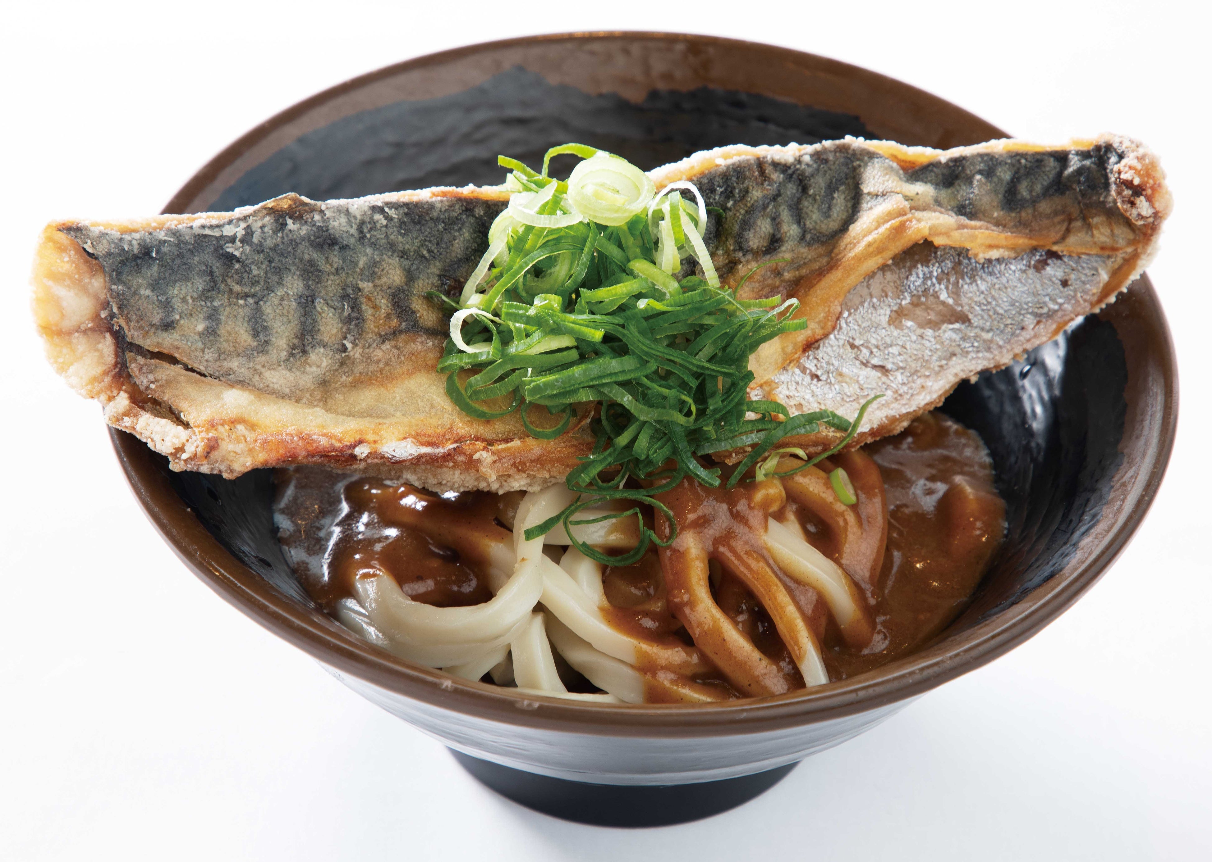 はみ出るサバカレーうどん（990円）