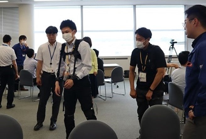 アシストス－ツの着用体験