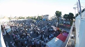 会場のライブ映像