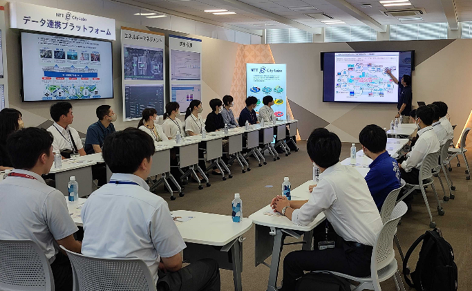 デジタル技術体験や事例収集を通じ解決策を検討