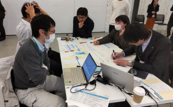 業務における生成AI活用を検討