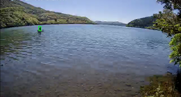 監視カメラ撮影画像 ※船上の人物を検知