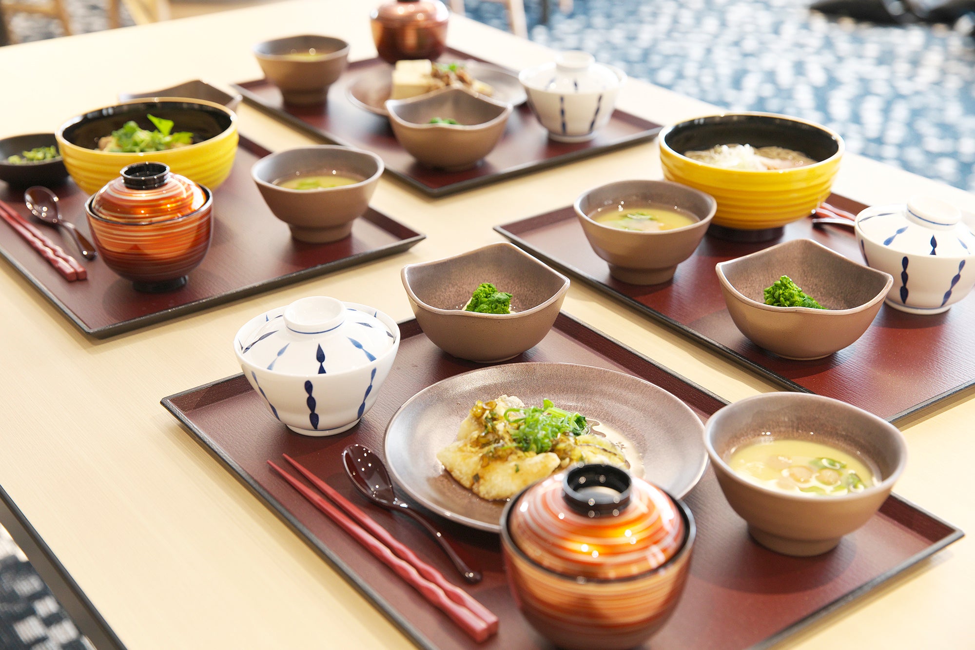 朝・昼・夕選べるお食事