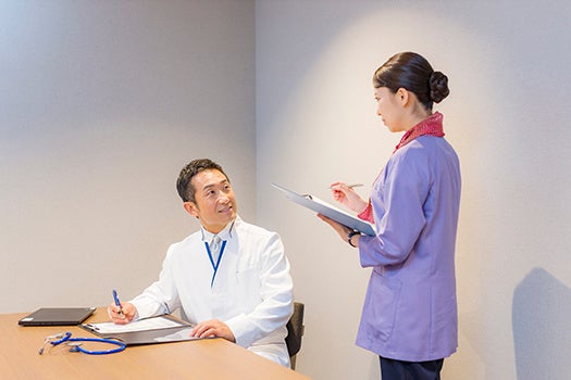 専属医師と常駐看護師による医療体制