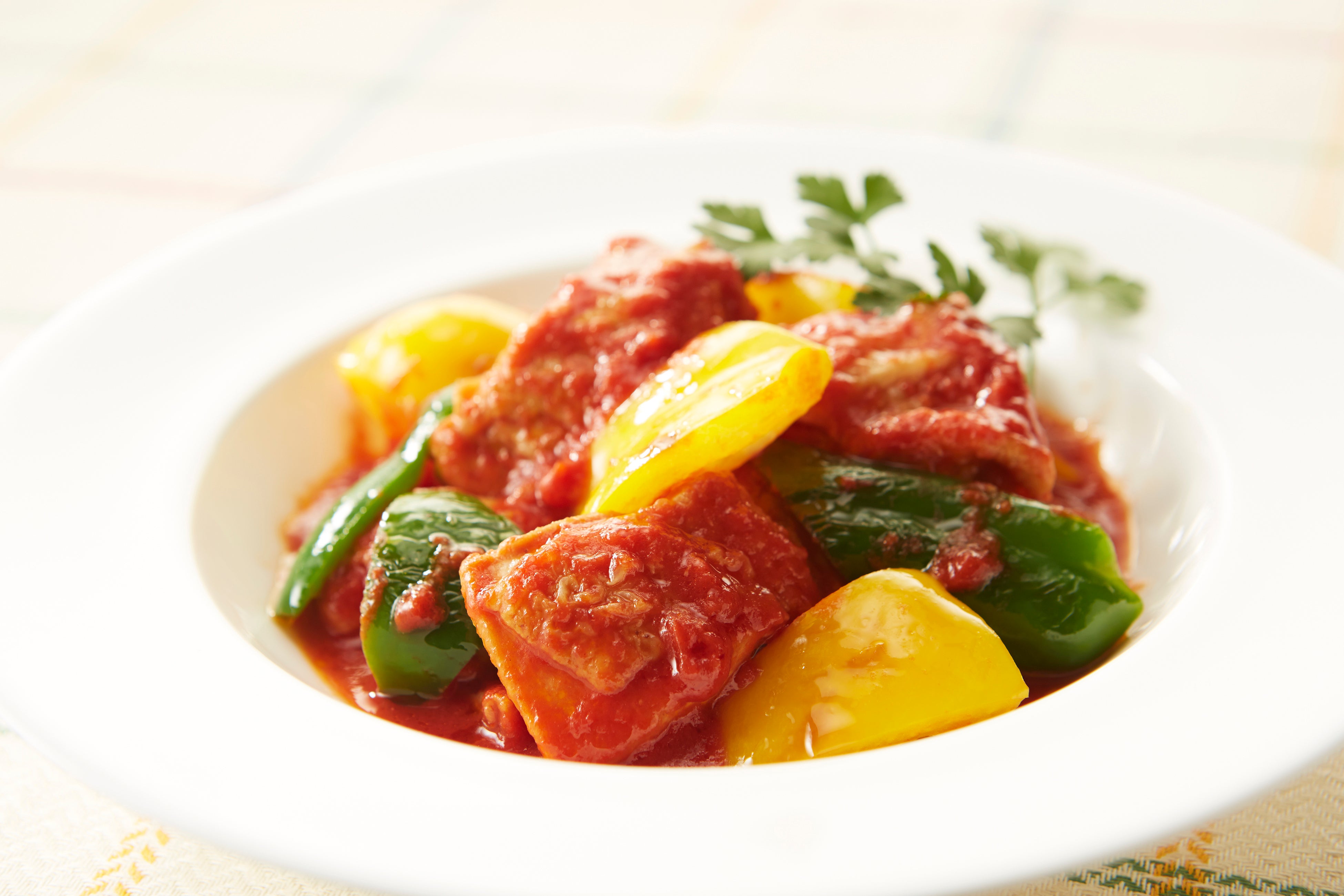 カゴメ_甘熟あらごしトマト_調理例_鶏肉のトマト煮