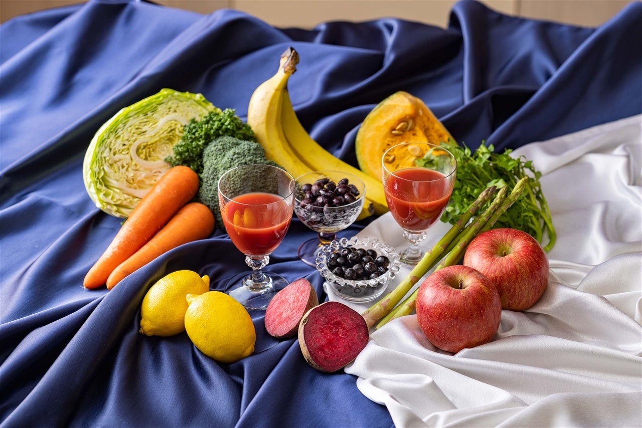 野菜生活100濃厚果実北海道ベリーミックス_グラスカットイメージ