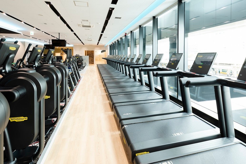 明るく開放感のある有酸素エリア