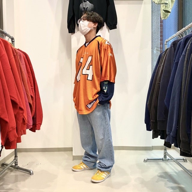 2022年春は鮮やかなカラーアイテムがトレンド