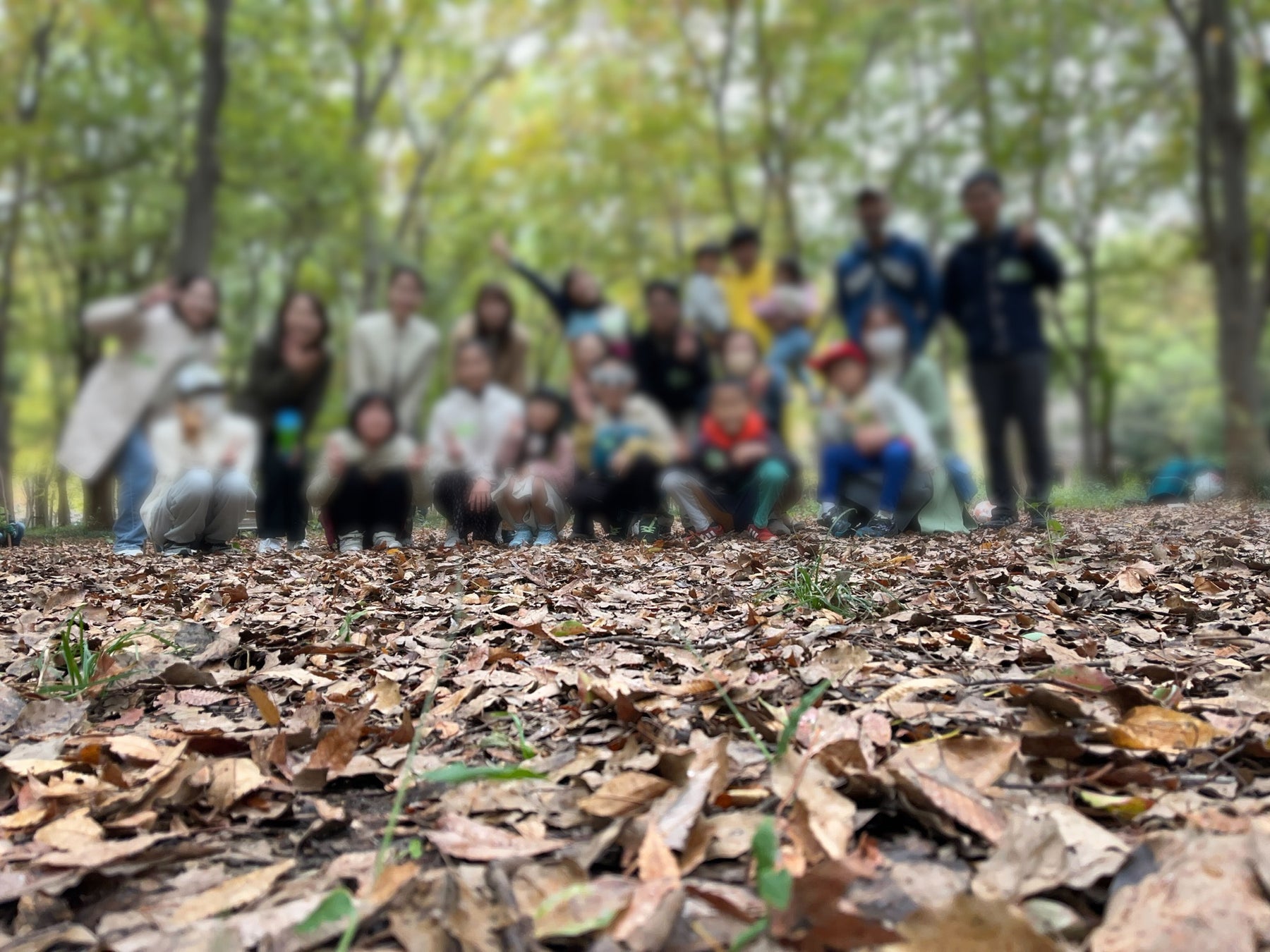 バーチャル校舎の子どもたちがオフラインで親子ピクニックを楽しむ バーチャル校舎の子どもたちがオフラインで親子ピクニックを楽しむ