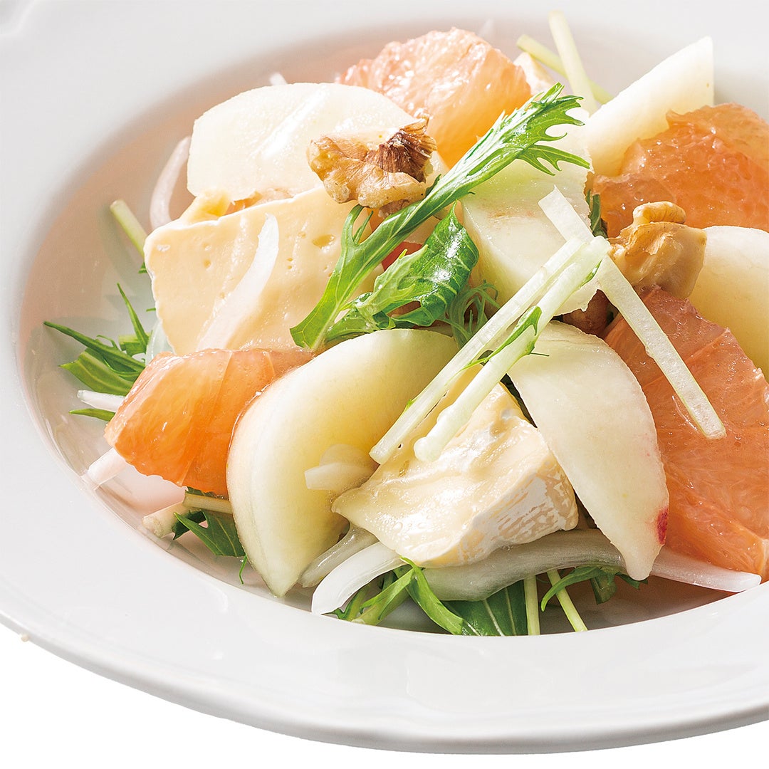 山梨県産桃とカマンベールのサラダ