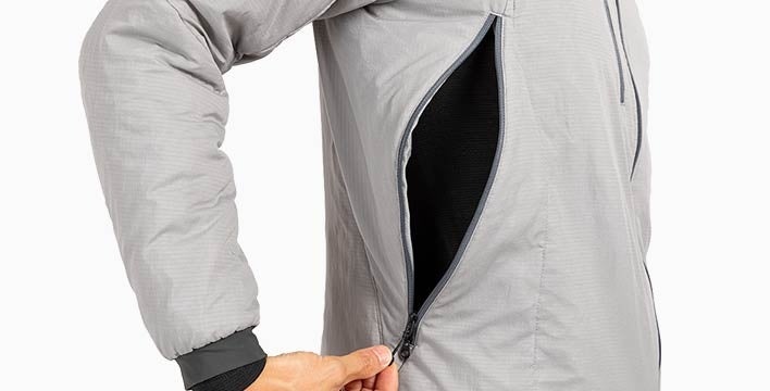 効率的な換気が可能なリンクベントを装備（※画像はチタン）