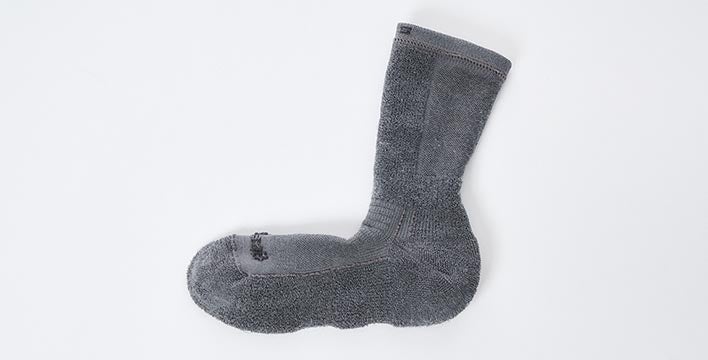 耐久性とクッション性を向上させるパイル編みを配置（※モデルによって異なる配置）