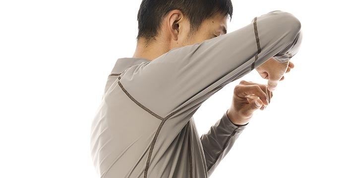 脇下の縫製ラインを無くた腕上げしやすいパターン