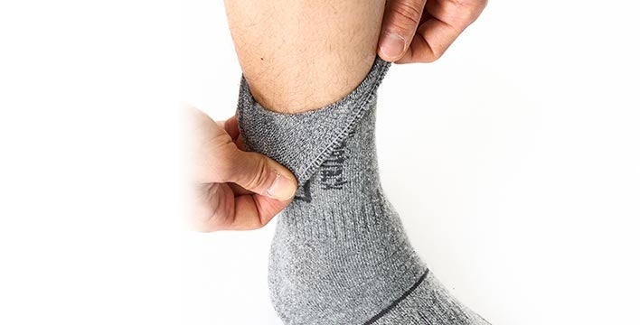 足口のゴム周りはやさしくフィットする幅広仕様