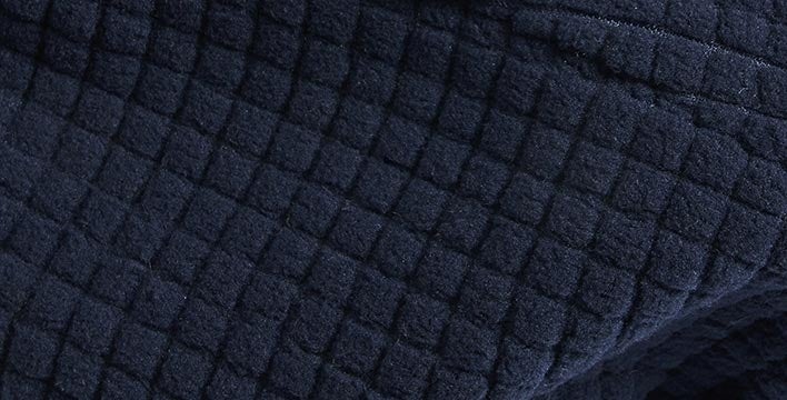 肌側には吸汗拡散性に優れるドラウト®ソルの生地を使用。
