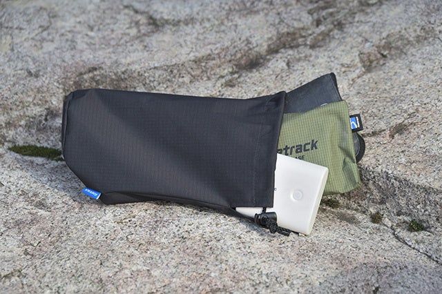 財布やスマホなどの小物入れに