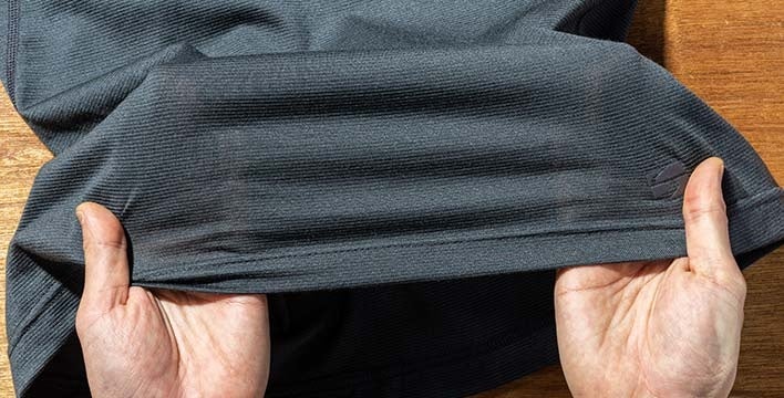 伸びやかな生地で快適な着用感