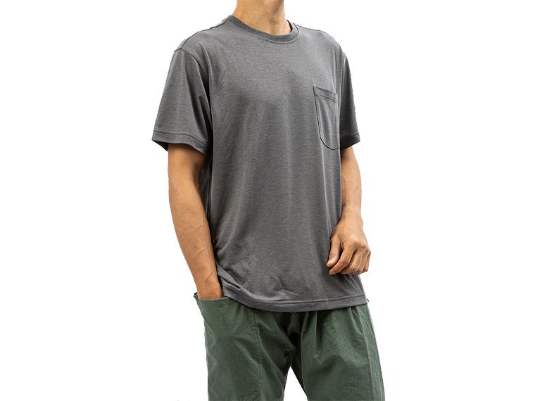 GRAYカラー：モデル身長173㎝／Mサイズ着用