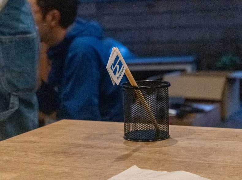 手作り感満載のゲームグッズ。「遊び手＝創り手」の精神はこんなところにも