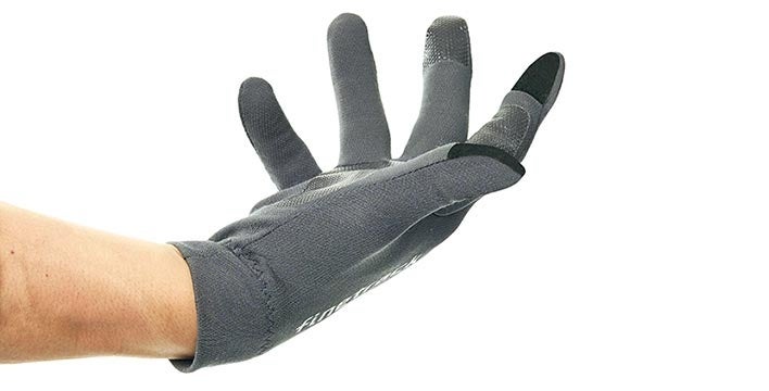 素手の様なフィット感を追求した独自パターン「ベアフィットカット」