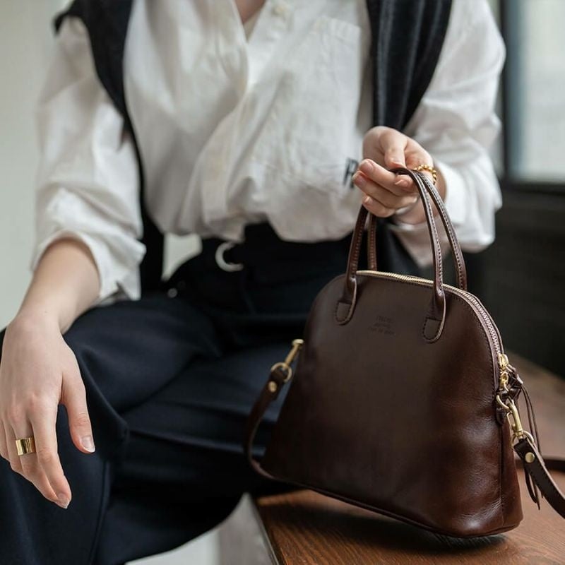 チョコブラウン