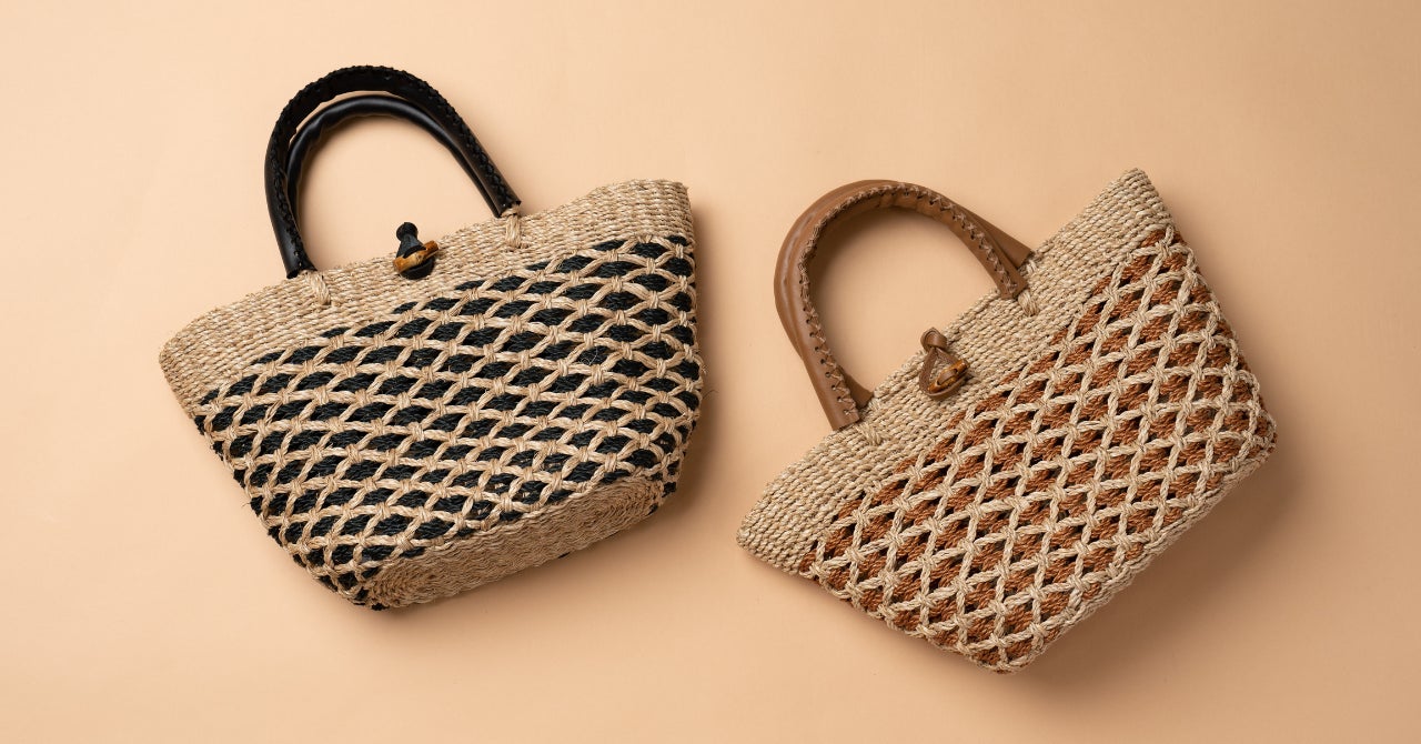 新商品】3つの素材「アバカ・竹・牛革」が織りなす上質感。熟練職人の 新商品】3つの素材「アバカ・竹・牛革」が織りなす上質感。熟練職人の