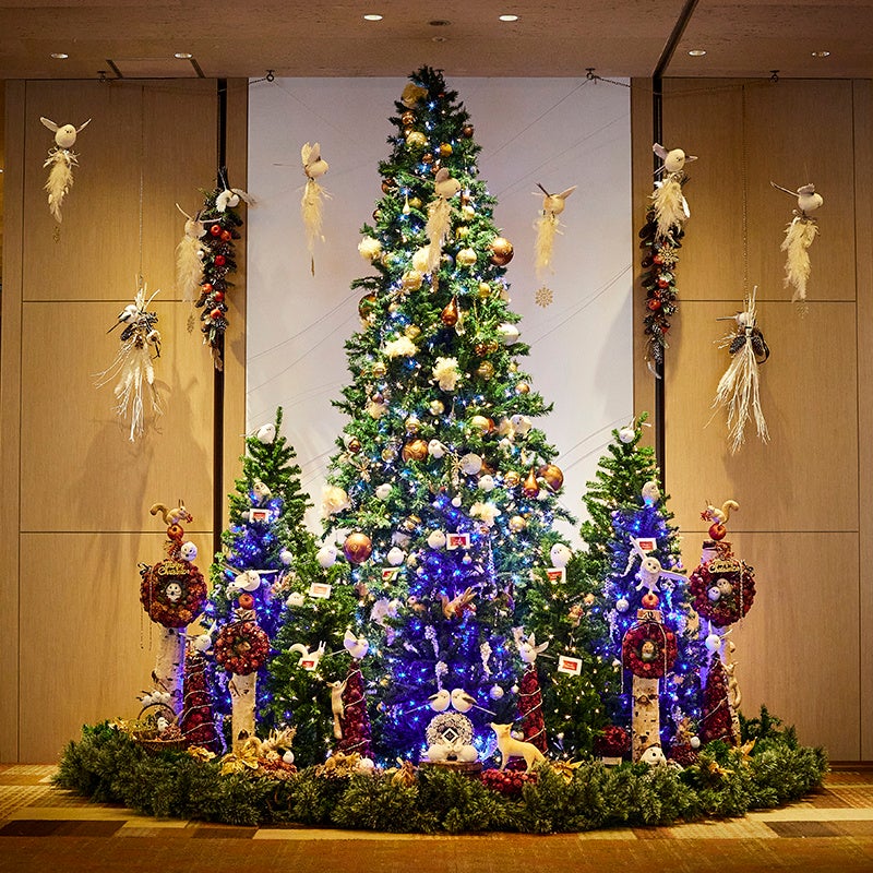 京王プラザホテル札幌1階ロビーのクリスマスツリー