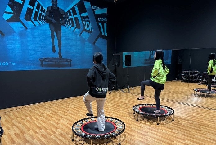 24時間レッスンが受けられるバーチャルスタジオ