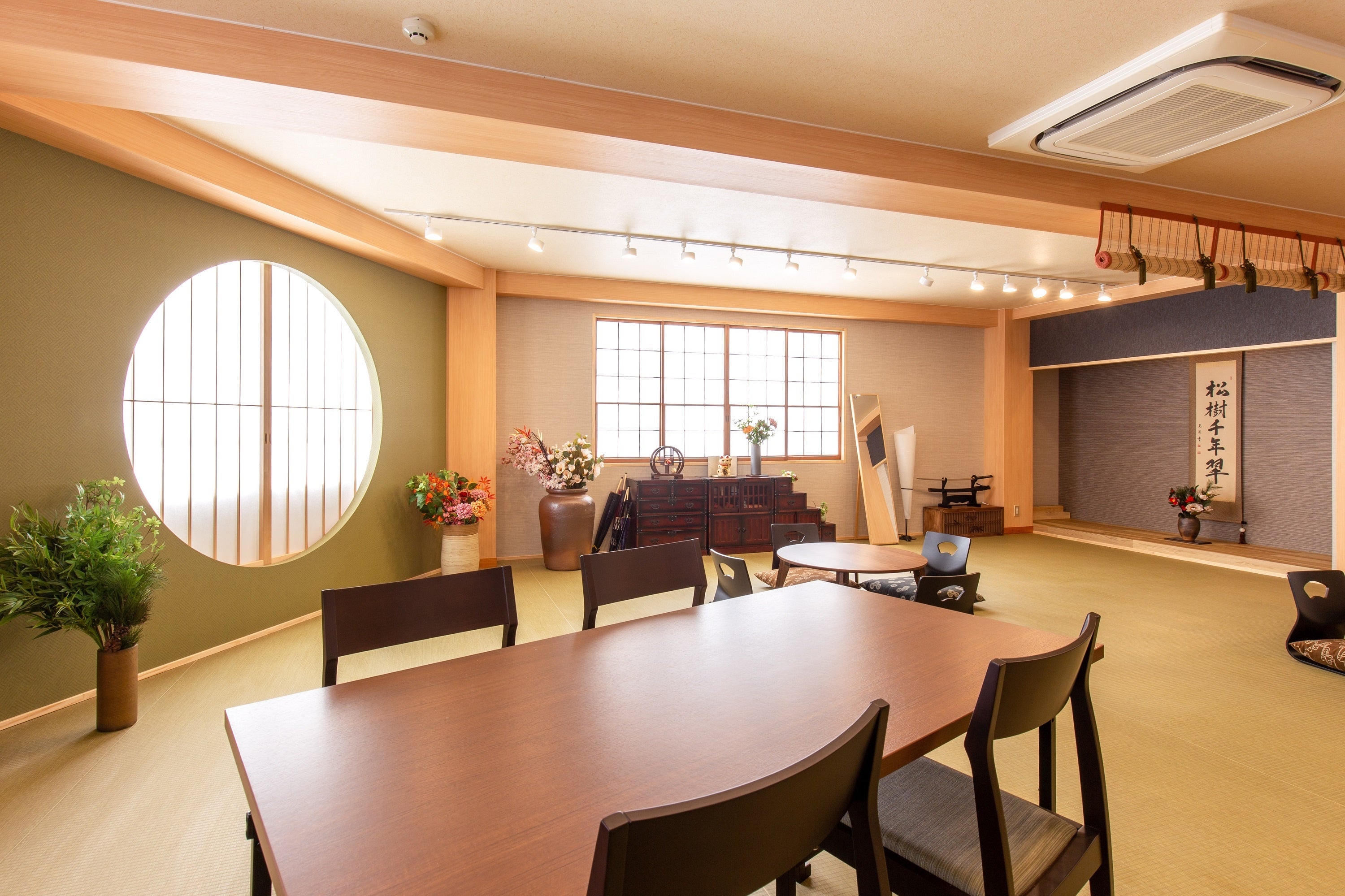 和風テイストで障子越しの光が柔らかなレンタルスタジオ「宇治金時」