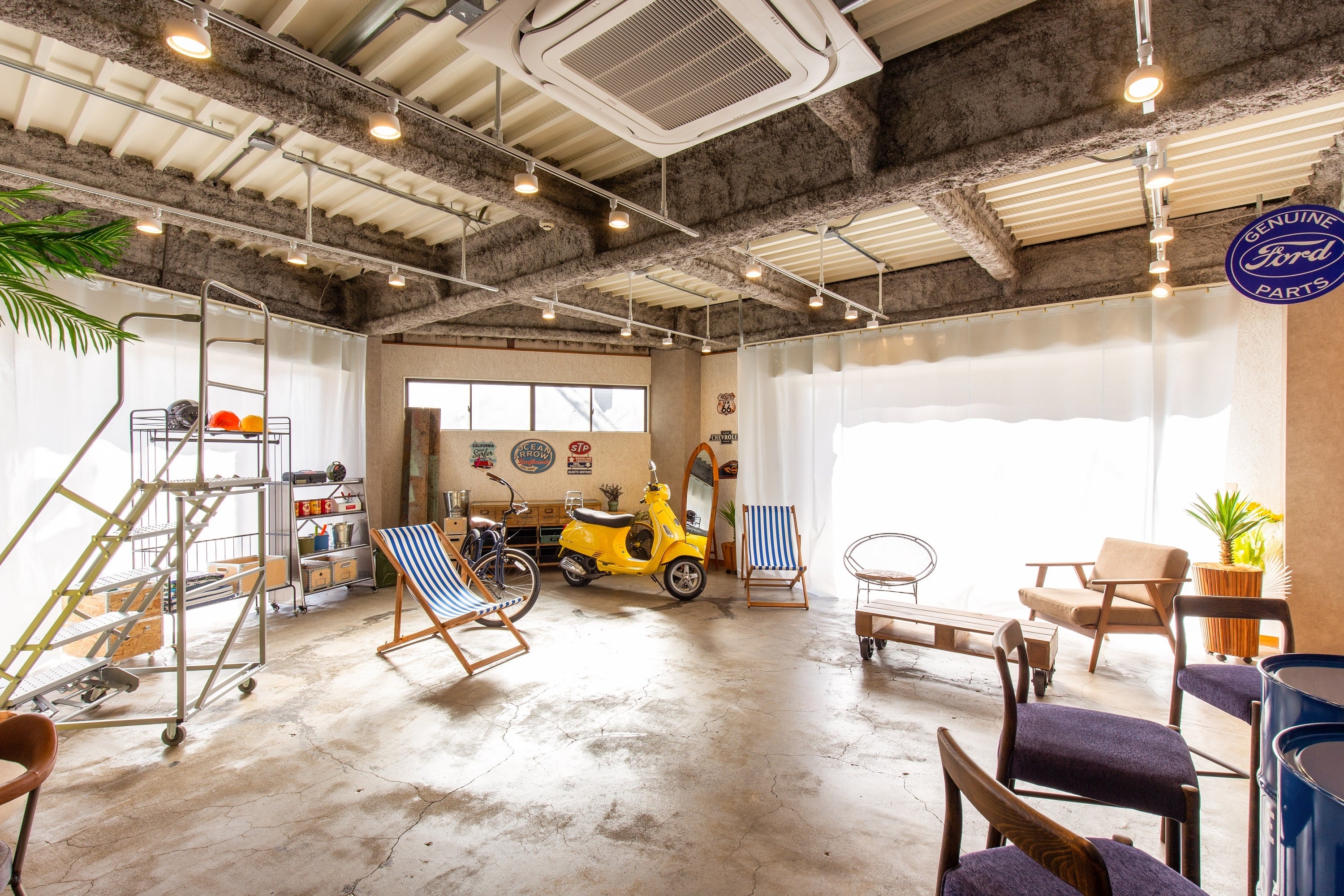 西海岸風ガレージをイメージしたレンタルスタジオ「ブルーハワイ」