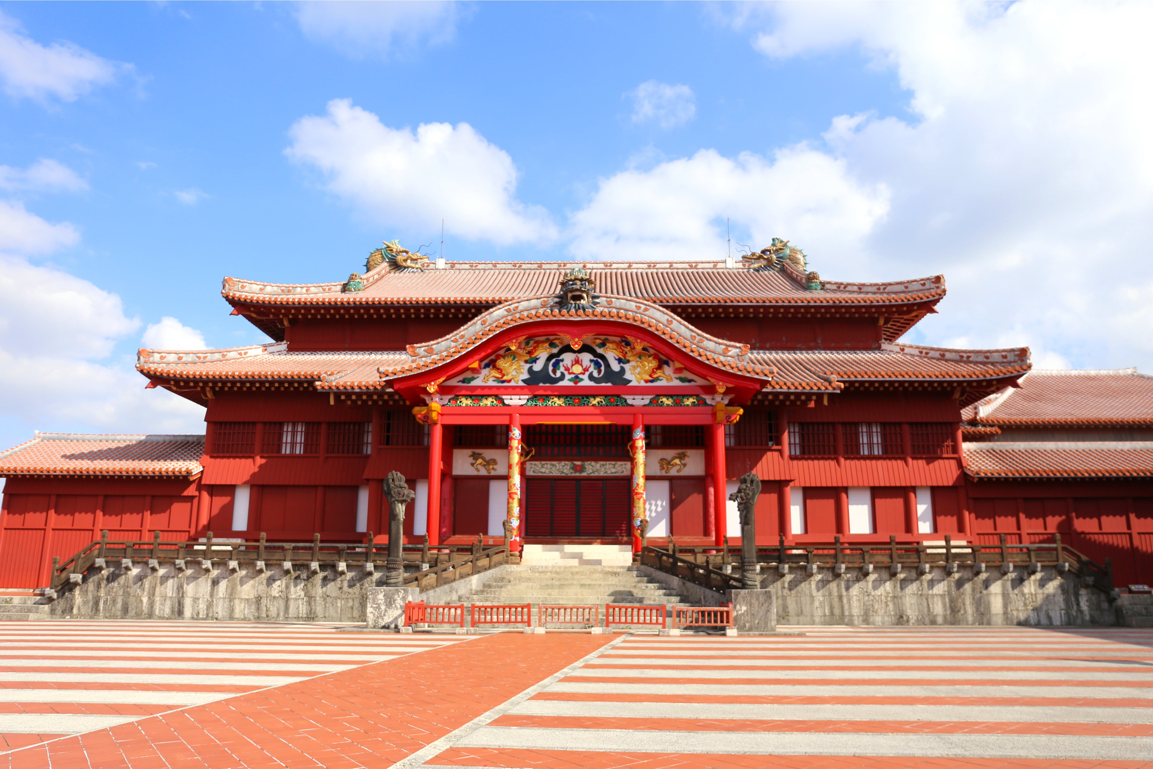 首里城公園首里城正殿（2014年撮影）　提供：一般社団法人沖縄美ら島財団