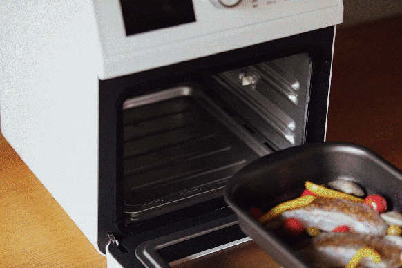 ほったらかし簡単調理！蒸し焼き機能で旨みを閉じ込める、Livinfra