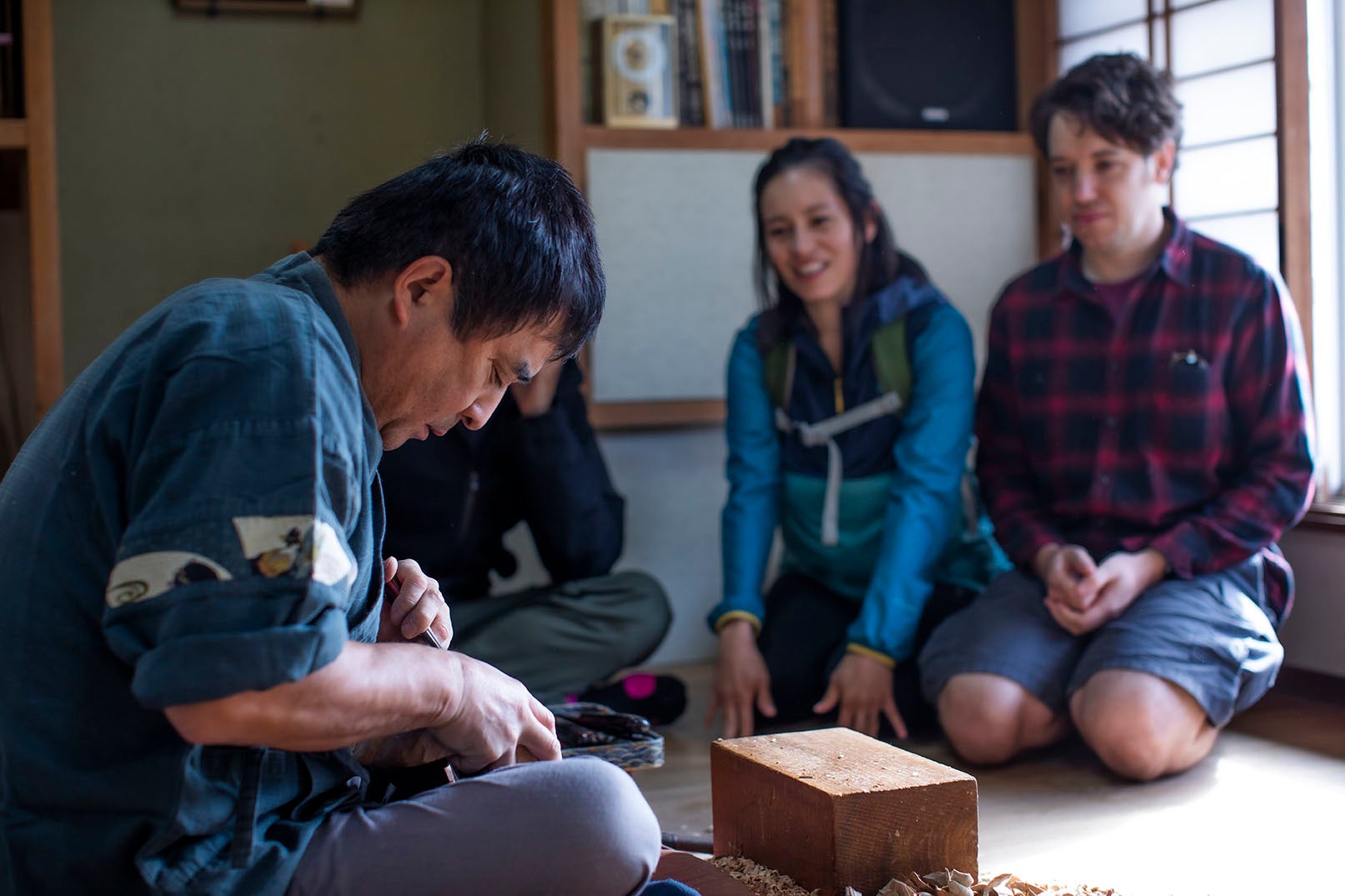 【Zig Zag Village Walk】800年以上続く夜神楽の面(おもて)彫師のもとへ