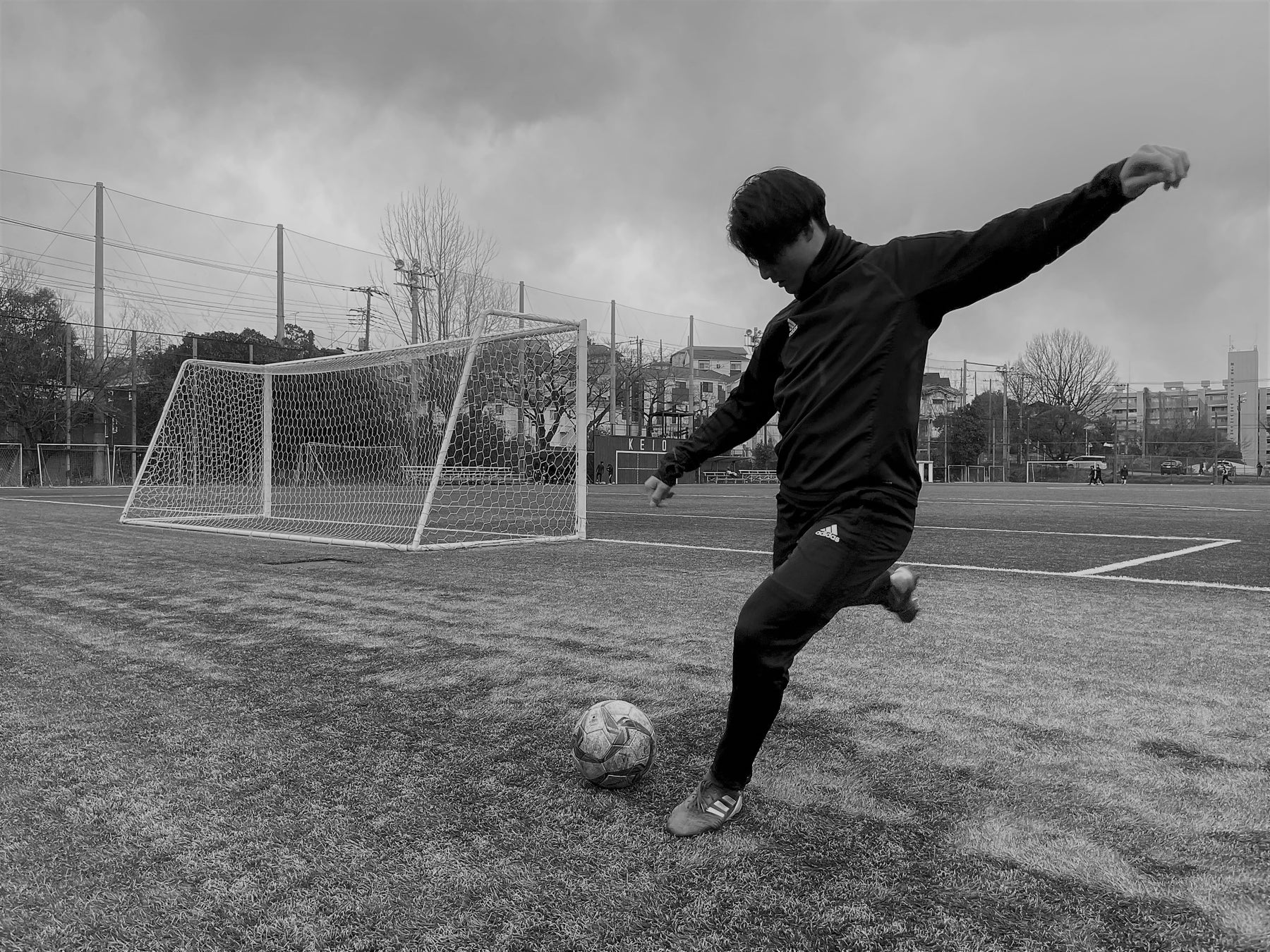 プロサッカー選手溝渕雄志が「自分らしく」を支える新ブランド「IMME」をローンチ。自身の経験を元に、挑戦し続ける人に向けた日焼け止めを同時発売。