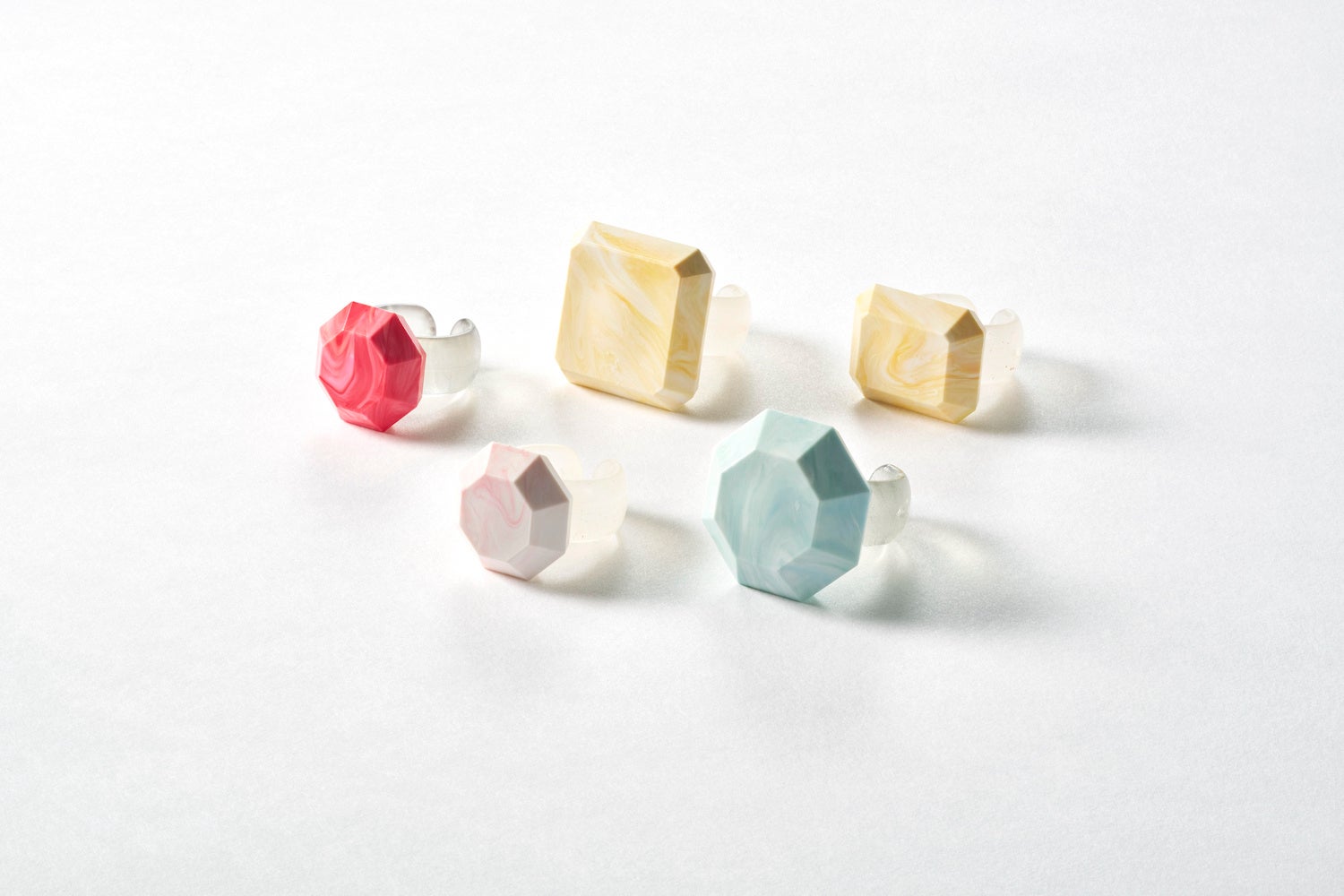 100%リサイクルプラスチックで作ったストーンリング