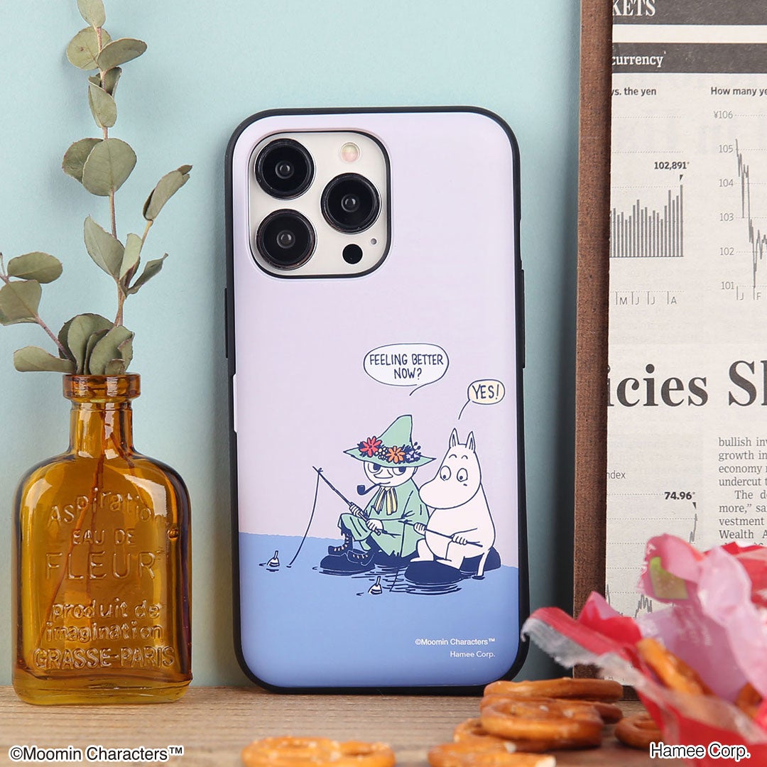 カード収納付きなのに、スリムで持ちやすい。iPhoneケース
