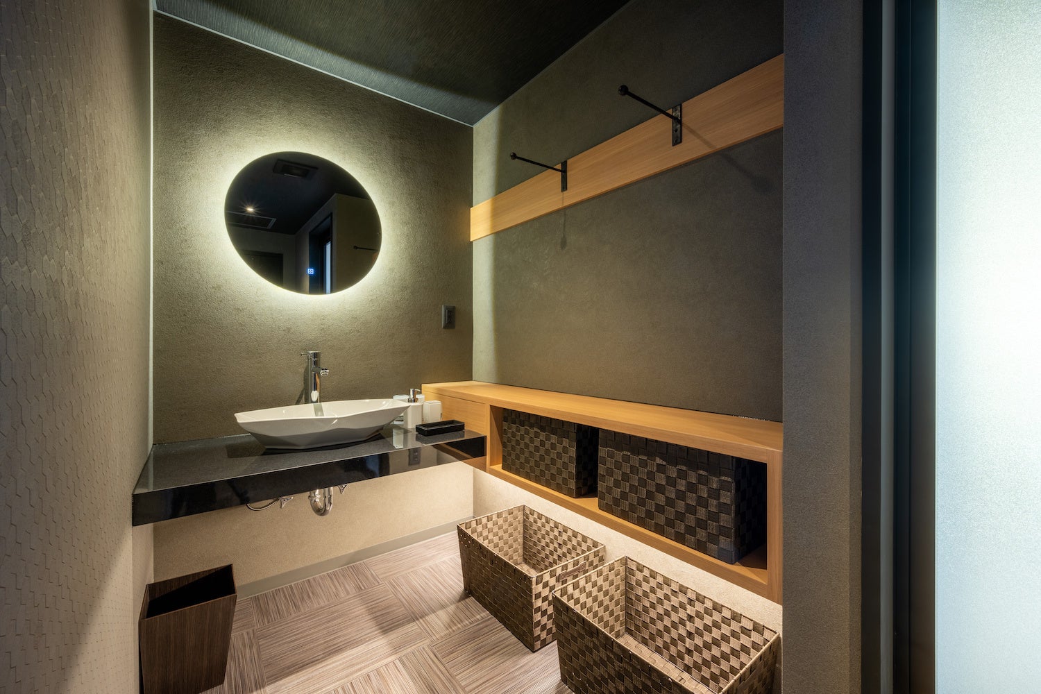 サウナ　脱衣室