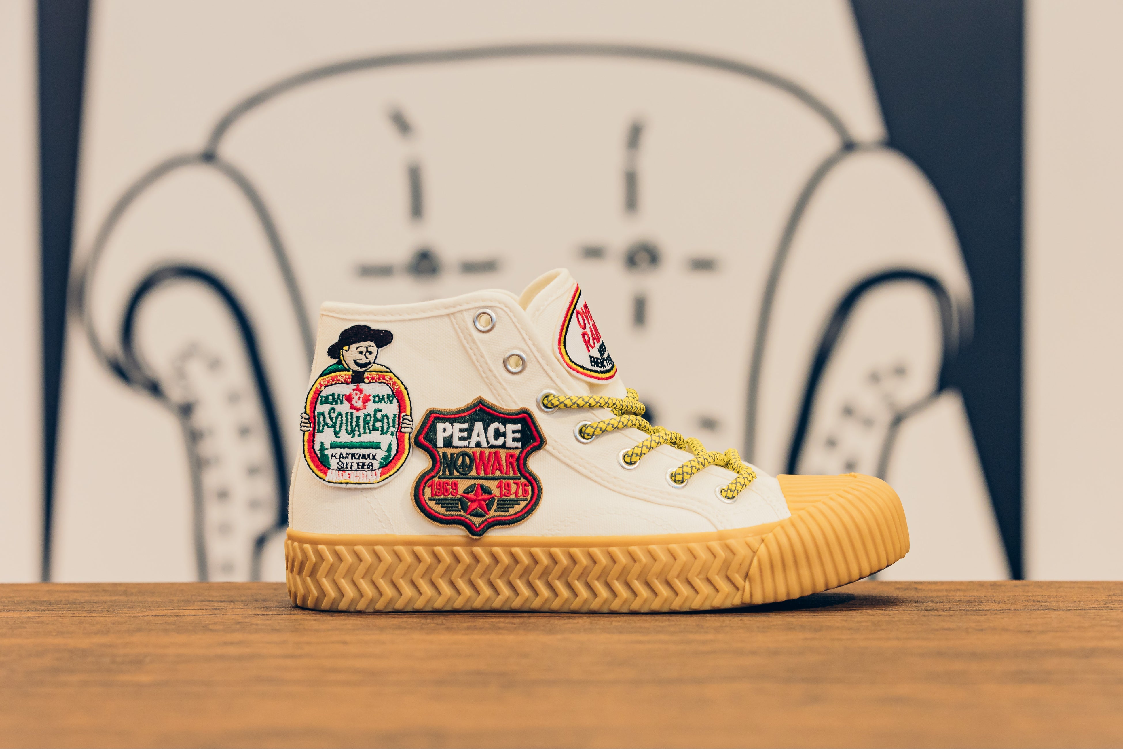 カスタマイズ後のスニーカー①